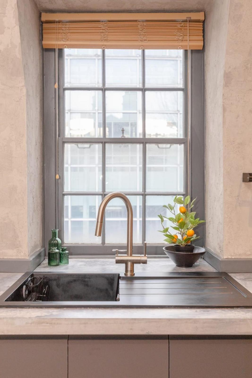 Newly-Refurbished Loft-Style Flat Farringdon! Lägenhet London Exteriör bild